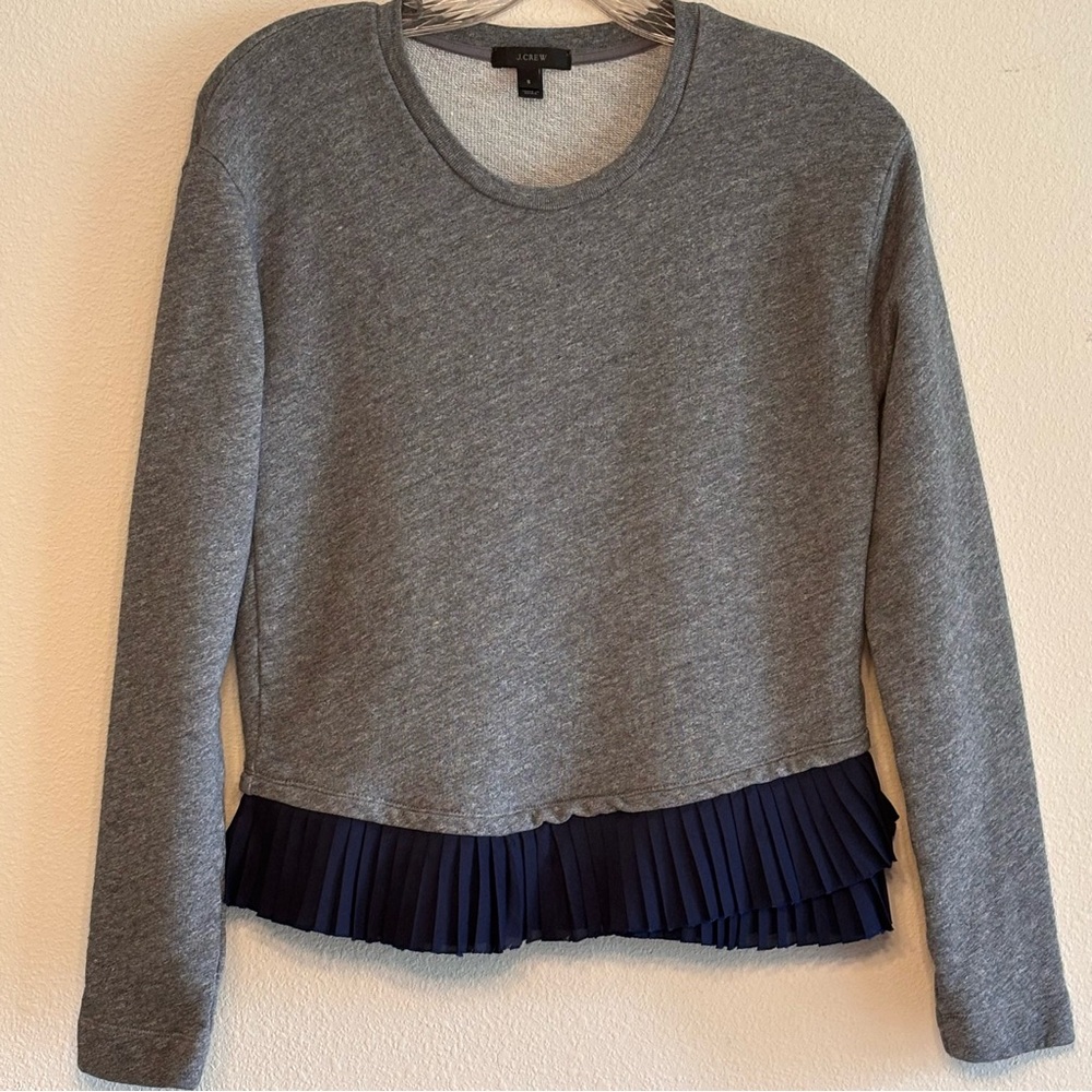 J. Crew Gray Women’s Gray Long Sleeve Knit Top with Navy Pleated Bottom Size S